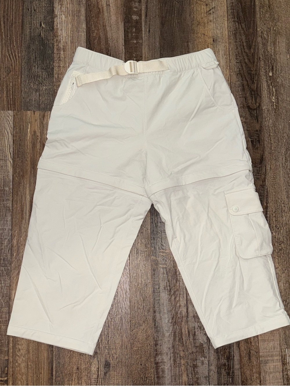 Outdoor Voices Cream Cargo Capris with Integrated Belt size m